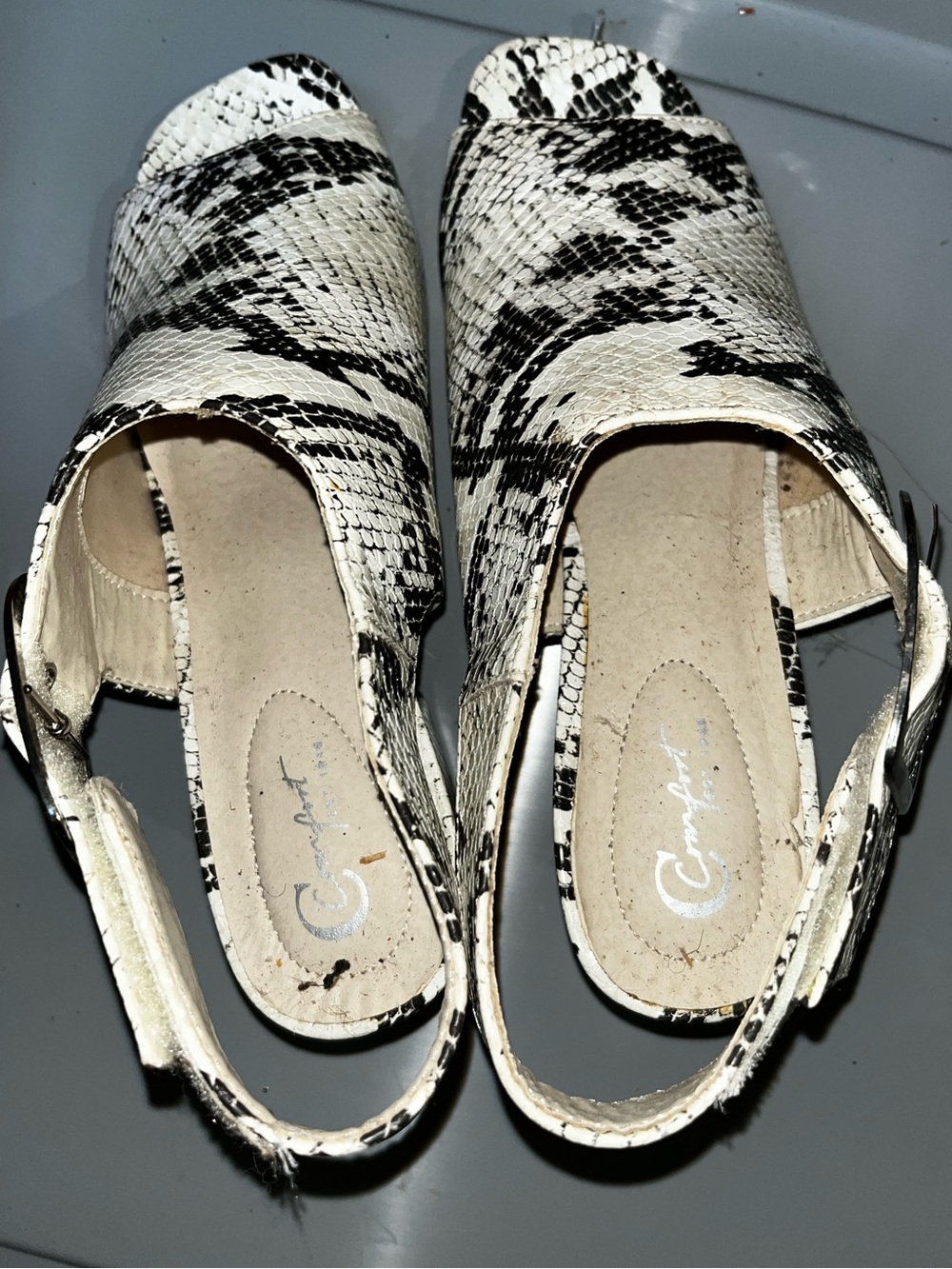 comfort plus by Predictions Black and White Snake-Print Slingback Mules